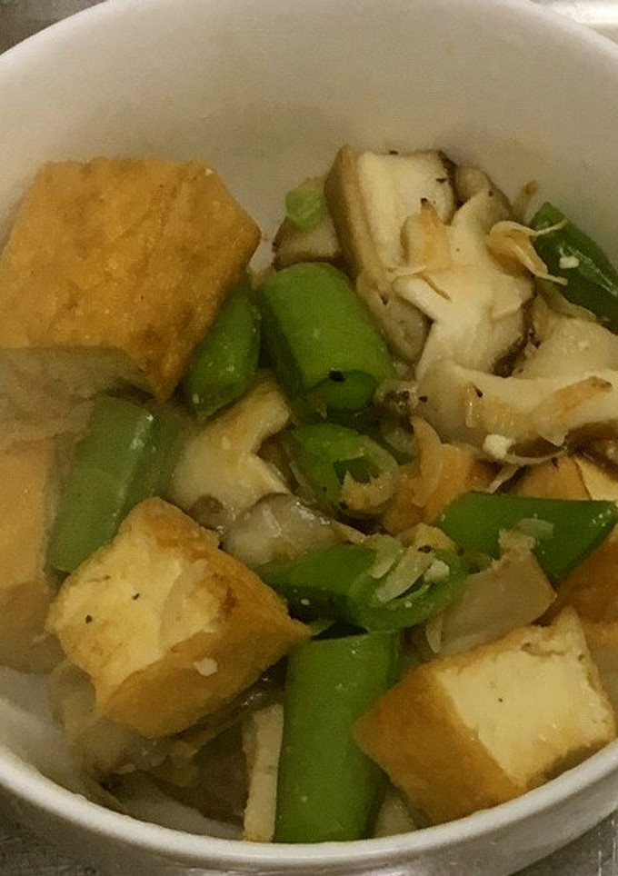 厚揚げとスナップエンドウと椎茸の塩炒め-レシピのメイン写真