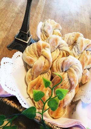 可愛い♡＊いちごミルクツイストパン＊-レシピのメイン写真