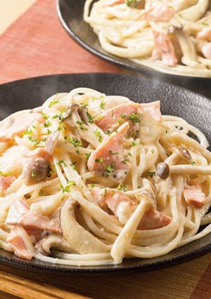 特定原材料不使用鮭のホワイトソースうどん-レシピのメイン写真
