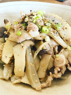 蓮根と豚バラの炒め物-レシピのメイン写真