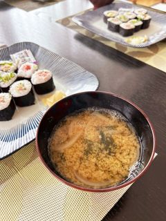 簡単♪玉ねぎとわかめのお味噌汁-レシピのメイン写真