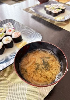 簡単♪玉ねぎとわかめのお味噌汁-レシピのメイン写真