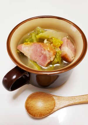 白菜とベーコンの簡単スープ-レシピのメイン写真