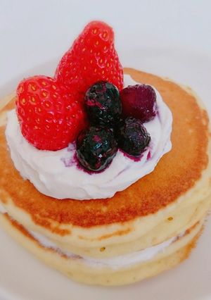 イチゴとブルーベリーのホットケーキ-レシピのメイン写真