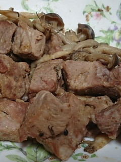 豚肩ロースとしめじの胡麻醤油炒め-レシピのメイン写真