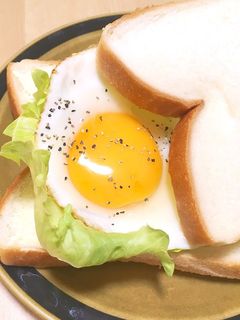 朝食・ランチに☆目玉焼きサンドイッチ-レシピのメイン写真