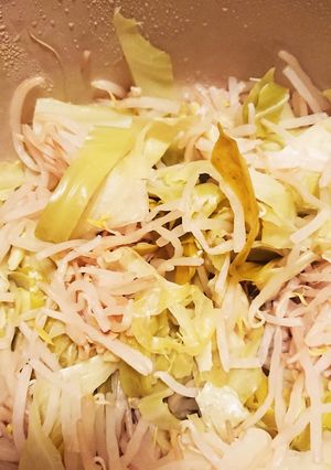 【ALL適当】春キャベツともやしの酒蒸し-レシピのメイン写真