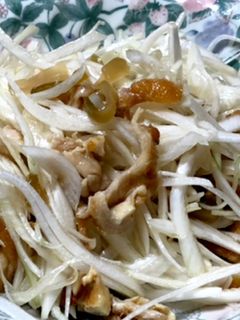 新玉ねぎとザーサイと鶏皮サラダ-レシピのメイン写真