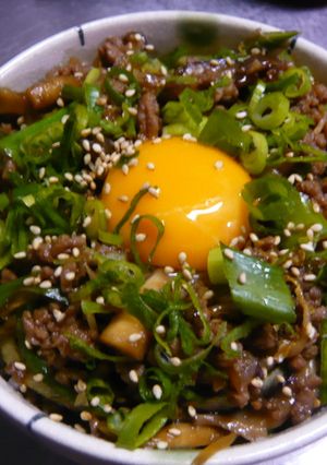 月見ミンチ丼-レシピのメイン写真