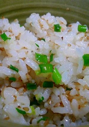 ゴマ香る♪パワー満点！ニンニクご飯-レシピのメイン写真