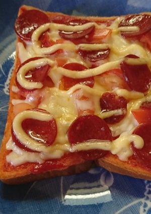 トマトとサラミのピザトースト-レシピのメイン写真