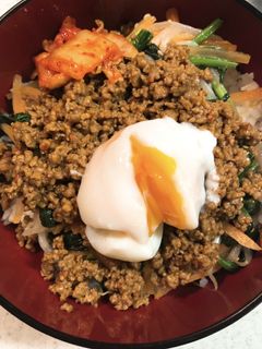 ビビンバ風そぼろ丼-レシピのメイン写真