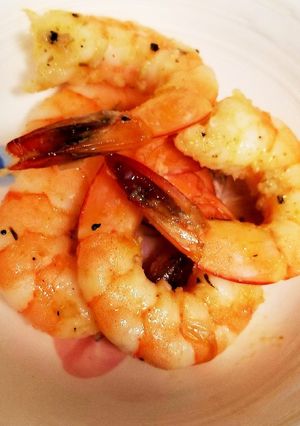 フライパンで♪︎海老のハーブ塩バター焼き-レシピのメイン写真