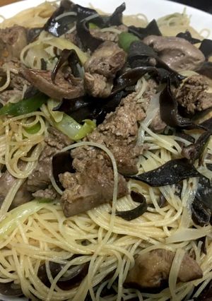 ゴマ油がキメ手! 鶏レバーの焼きビーフン-レシピのメイン写真