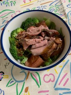 安いローストビーフサラダに焼き肉たれ!-レシピのメイン写真