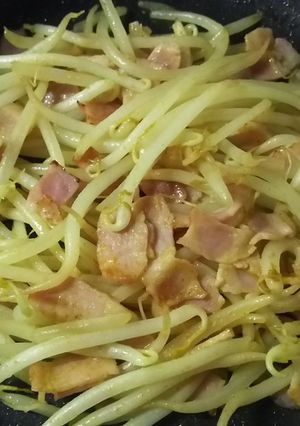 節約♪ カレー味のモヤシベーコン炒め-レシピのメイン写真