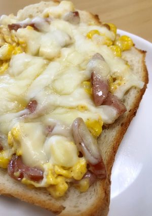 ちょっと豪華に☆コーンたまごトースト！-レシピのメイン写真