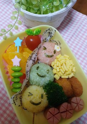 ３色花見団子風おにぎり♪-レシピのメイン写真