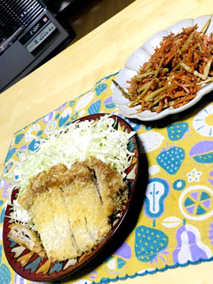 とんカツときんぴら、味噌汁は豆腐とわかめ-レシピのメイン写真