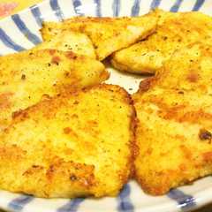 รูปของ サラダチキンのカレー風味フライパン焼き