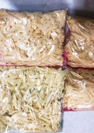 ピザチーズ☆まとめ買いを冷凍保存-レシピのメイン写真