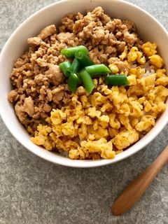 かんたん鶏そぼろ丼-レシピのメイン写真