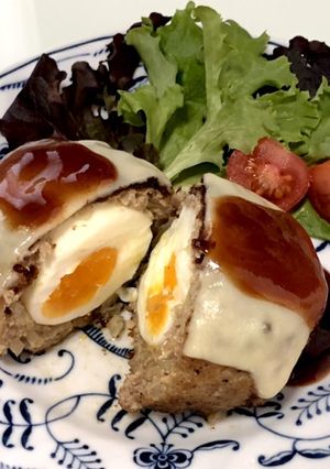 揚げずに焼くチーズ乗せスコッチエッグ-レシピのメイン写真