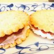 水切りヨーグルトのクッキーサンド