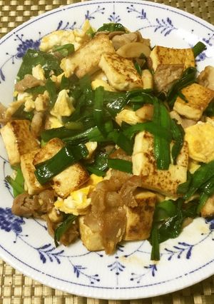 豚バラ肉とニラと木綿とうふの炒め物-レシピのメイン写真