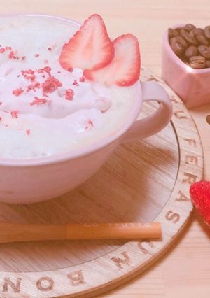 いちごラテ｡:°ஐ♡*-レシピのメイン写真