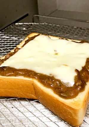 残ったカレーで♪チーズカレートースト★-レシピのメイン写真