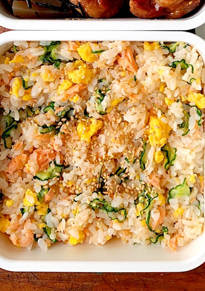 塩鮭ときゅうりと炒り卵のサッパリ混ぜご飯-レシピのメイン写真