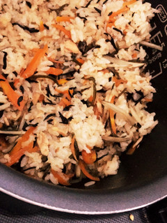 うちの炊き込みご飯は簡単で美味い!-レシピのメイン写真