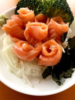 サーモンくるくる丼-レシピのメイン写真