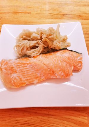 ノンオイルでヘルシー！野菜と鮭の蒸しもの-レシピのメイン写真