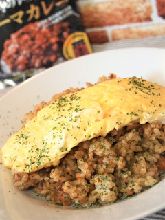 キーマカレーでオムライス-レシピのメイン写真