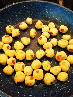 離乳食後期〜さつまいも舞茸おやき-レシピのメイン写真