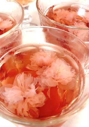 男梅シロップと桜の塩漬けゼリー-レシピのメイン写真