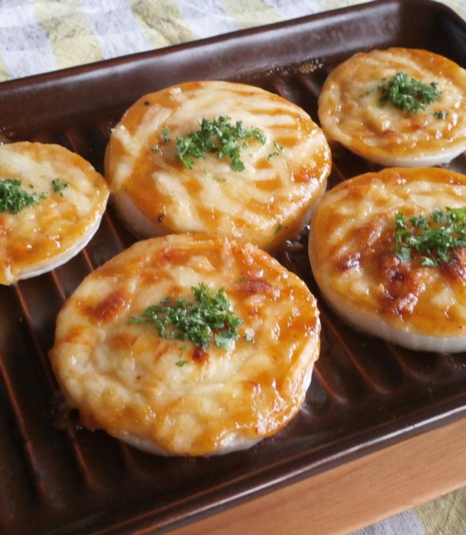 新玉ねぎの七味唐辛子味噌焼き by 峰村醸造 【クックパッド】 簡単