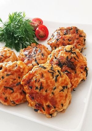 鶏ムネ肉とハンペンとひじきのつくね-レシピのメイン写真
