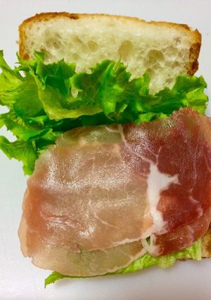 簡単フリルレタスと生ハムのサンドウィッチ-レシピのメイン写真