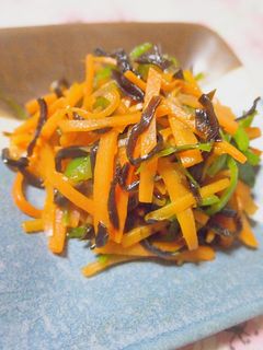 ピーマンと人参の塩昆布炒め-レシピのメイン写真