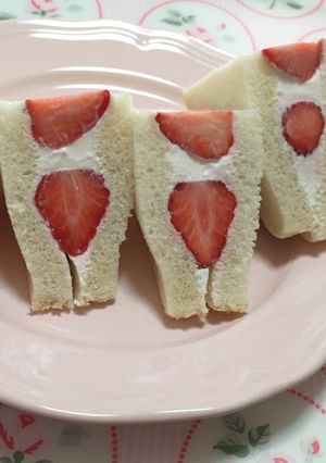 おうちで丸ごとイチゴサンド-レシピのメイン写真