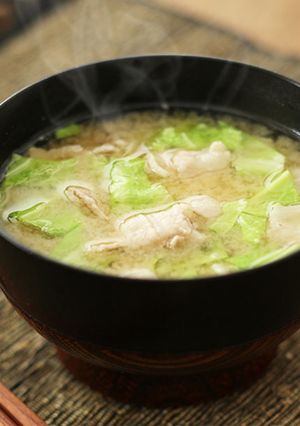 春キャベツと豚肉のみそ汁-レシピのメイン写真