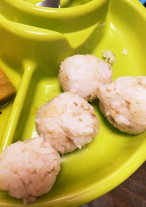 幼児食に！鱈ごまおにぎり！-レシピのメイン写真
