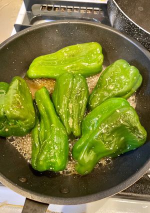 楽ウマ！衝撃のピーマン丸ごと煮(味噌味)-レシピのメイン写真