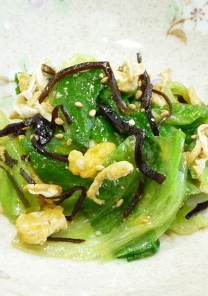 「塩吹きこんぶとレタスのごま油炒め」-レシピのメイン写真