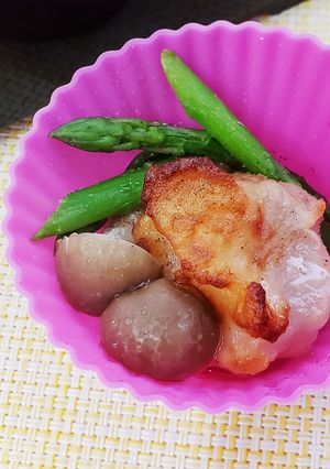 アスパラ、シメジ、鶏ももをレンジで1分！-レシピのメイン写真