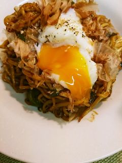 焼きそば温玉のせ-レシピのメイン写真