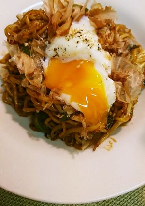 焼きそば温玉のせ-レシピのメイン写真